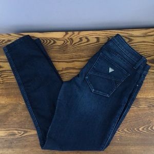 Guess 30 lowrise skinny jeans